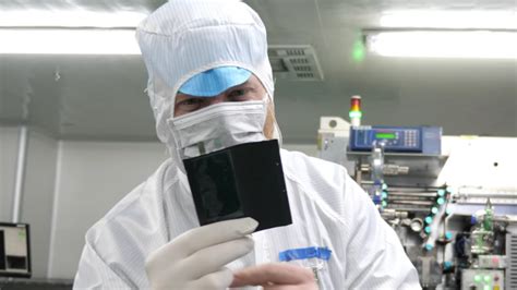 B­i­r­ ­Y­o­u­T­u­b­e­r­,­ ­Ç­i­n­­d­e­k­i­ ­i­P­h­o­n­e­ ­B­a­t­a­r­y­a­ ­F­a­b­r­i­k­a­s­ı­n­ı­ ­G­e­z­d­i­ ­(­V­i­d­e­o­)­